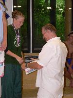 Péťa Bauerová přebírá bronzovou medaili za 200M