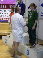 Aneta Fritscheová přebírá bronzovou medaili za 200P