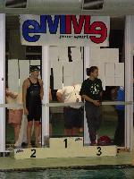 vyhlášení 200Z ženy - 1. Simona Švandelíková (není na stupínku), 3. Evfrosinia Gurzhiy