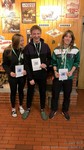 vyhlášení závodu na běžkách prostřední - 1. Vašek Eybl, 2. Natka Gacek, 3. Terka Čermáková