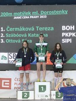 vyhlášení 200M mladší dorostenky - 1. Terka Čermáková