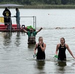 Pepča a Anča s krmičem